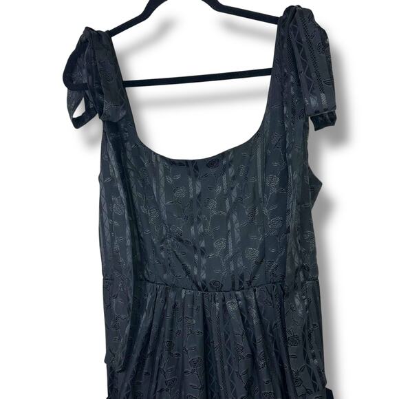 Lulus NWT Picturesque Allure Black Floral Jacquard Tie-Strap Tiered Maxi Dress - Picture 4 of 10